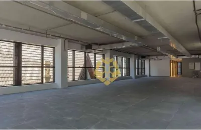 Laje comercial em ótima localização no coração do batel!