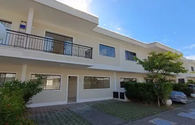 Casa duplex contemporânea no centro de vargem grande
