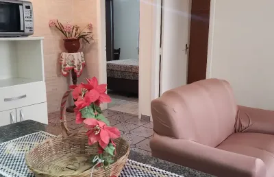 Aconchegante apartamento pé na areia no canto do forte.