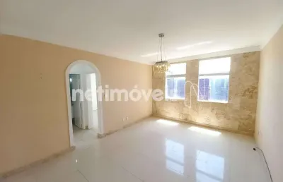 Apartamento com 2 quartos para alugar na Rua Visconde de Itaborahy, 988, Amaralina, Salvador