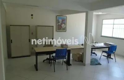 Sala comercial com 1 sala para alugar na Rua Jornalista Regina Célia Santana Dias, São Marcos, Salvador