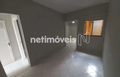 Apartamento com 3 quartos para alugar na Rua Haroldo de Sá, 11, Uruguai, Salvador