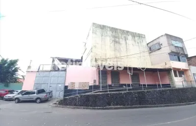 Ponto comercial com 1 sala para alugar na Rua Luiz Régis Pacheco, 1680, Uruguai, Salvador