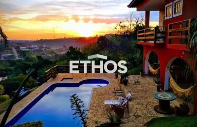 Casa a venda de alto padrao com 4 suites,  5.000m2 de area total e 423m2 de construcao no bairro parque espelho d&#39;agua em jundiai