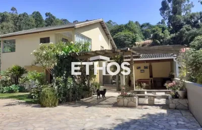Maravilhosa casa em condominio fechado no moinho, campo limpo paulista
