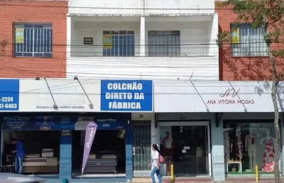 Sala comercial 2 ótima localização centro hauer conjunto comercial com 04 salas, cozinha e banheiro. aluguel r$ 1.400,00 + taxas.