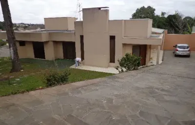Casa com 3 quartos para alugar na Rua Professora Maria Salles Godoy, 216, Guabirotuba, Curitiba