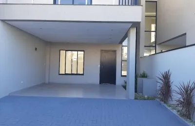 Sua busca por imóvel pode finalizar aqui! duplex com 170m² e amplo quintal livre.