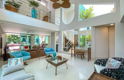 Casa próxima à praia no condomínio da riviera de são lourenço