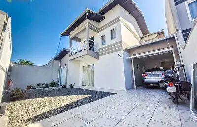 Casa com 3 quartos à venda na Avenida Prefeito Cirino Adolfo Cabral, Meia Praia, Navegantes