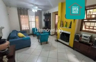 Casa com 3 quartos à venda na rua olécio cavedini, 45, espírito santo, porto alegre por r$ 750.000