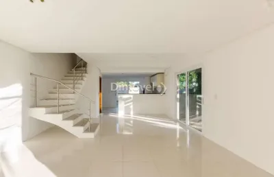 Casa em condomínio fechado com 3 quartos à venda na rua jacundá, 66, guarujá, porto alegre por r$ 695.000