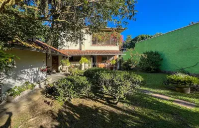 Casa com 3 quartos à venda na travessa pedra redonda, 550, jardim isabel, porto alegre por r$ 1.300.000