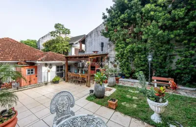 Casa com 3 quartos à venda na avenida guaíba, 4572, vila assunção, porto alegre por r$ 1.800.000