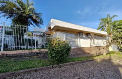 Casa com 3 quartos à venda na rua pinaré, 203, vila assunção, porto alegre por r$ 1.500.000