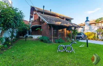 Casa com 6 quartos à venda na rua sargento nicolau dias de farias, 38, vila assunção, porto alegre por r$ 1.200.000