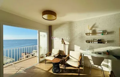 Apartamento com 2 quartos para alugar na avenida guaíba, 3500, vila assunção, porto alegre por r$ 4.400