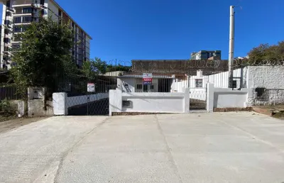 Casa comercial para alugar na rua josé gomes, 560, tristeza, porto alegre por r$ 2.800