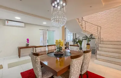 Casa 4 quartos, 4 banheiros incluindo uma suíte com hidromassagem, área gourmet com churrasqueira,  bairro partenon