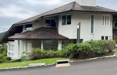 Casa com 4 quartos à venda na Rua Quinze de Novembro, 2119, Glória, Joinville