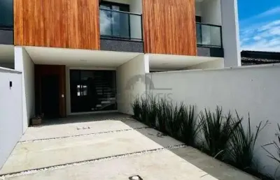 Sobrado geminado no iririú com 3 quartos para venda, 104 m²