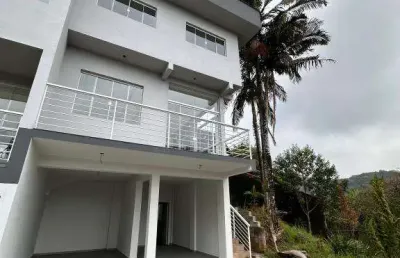 Condomínio fechado no glória com 3 quartos para venda, 206 m²
