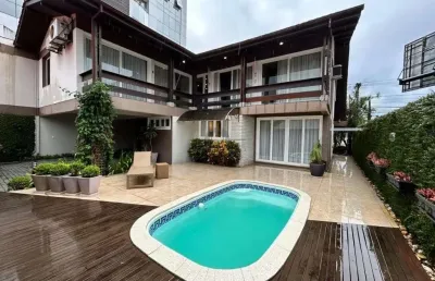 Casa com 4 quartos à venda na Rua Orestes Guimarães, 904, América, Joinville