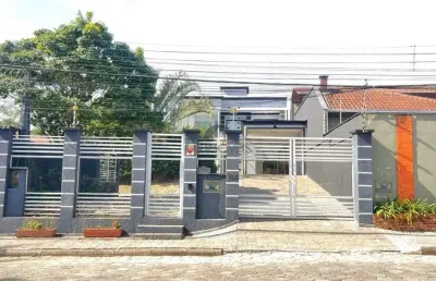 Casa no floresta com 4 quartos para locação, 249 m²