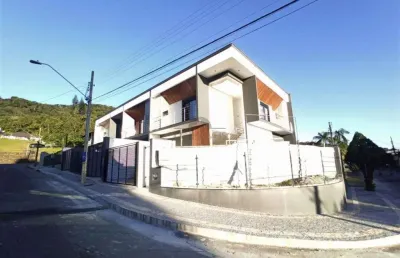 Sobrado geminado no saguaçú com 3 quartos para venda, 196 m²