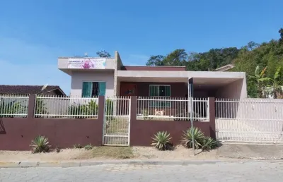 Casa com 2 quartos à venda na Avenida Nereu Ramos, Praia Alegre, Penha