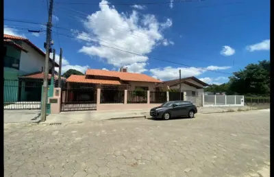 Casa com 2 quartos à venda na Avenida Nereu Ramos, Praia Alegre, Penha