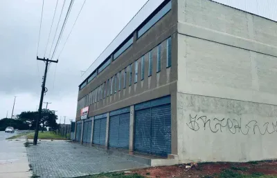 Predio galpao na qn 403 conj e lote 2 samambaia norte frente avenida prédio e com 3 lojas no térreo, mais 1º pavimento com pé direito alto