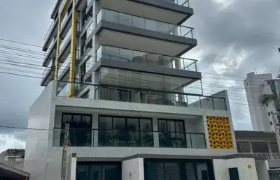 Apartamento novo com 3 suítes a 100m do mar em caiobá