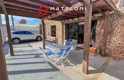 Casa de pedra no mar grosso – estilo clássico a 400m do mar
