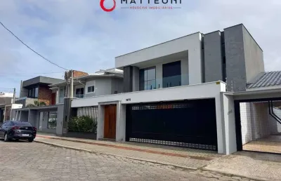 Casa com 4 quartos para alugar no Revoredo, Tubarão 