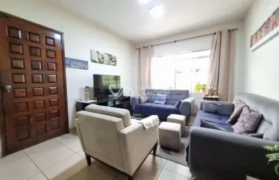 Casa a venda, sobrado 3 dormitórios, suíte, sala 2 ambientes, cozinha, 2 vagas cobertas, quintal.10 minutos metrô vila das belezas. vila das belezas.