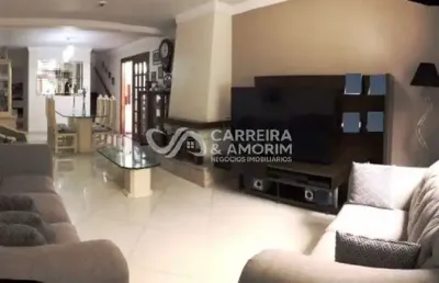 Casa a venda em condomínio, 3 dormitórios, sala 2 ambientes + lareira, cozinha planejada, 2 vagas, condominio vila real de mafra, metrô campo limpo.