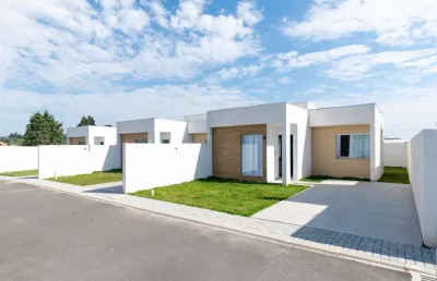 Casa com 3 quartos à venda na rua sergipe, 100, itaqui, campo largo por r$ 429.000