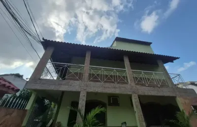 Oportunidade - casa com 04 quartos e 03 vagas em condomínio  na freguesia !