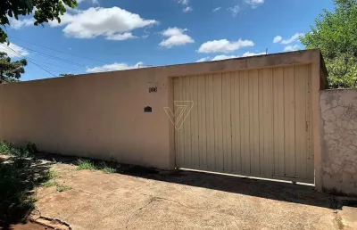 Espaçosa casa a venda, no jardim leonor, região oeste de londrina!