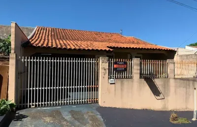 Casa térrea com churrasqueira na região norte de londrina: sua oportunidade de ter uma casa própria perto de tudo!