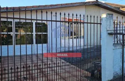 Casa à venda com 3 dormitórios no bairro xaxim excelente área de terreno 373 m² - curitiba, pr