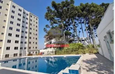 Oportunidade, apartamento térreo em condomínio clube, por apenas, 240 mil.