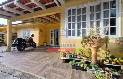 Linda casa térrea com 2 dormitórios e edícula a venda no bairro weissópolis, pinhais, pr
