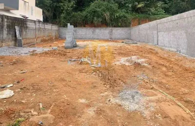 Terreno a venda de 137m² em massaguaçu - caraguatatuba - sp