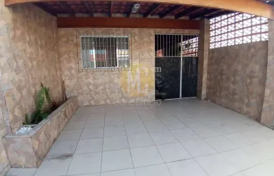 Casa a venda com 1 dormitório e quintal em caraguatatuba - sp