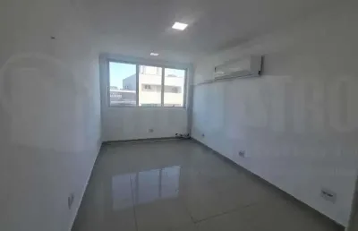 Sala comercial para alugar na rua lopo saraiva, tanque, rio de janeiro, 22 m2 por r$ 650