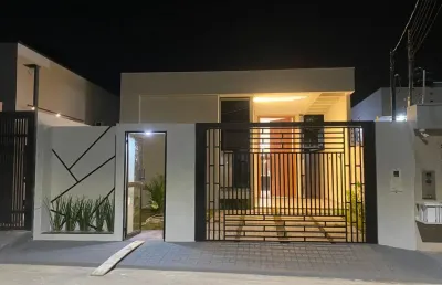 Vende-se casa com 3 quartos sendo 1 suíte  e com piscina - cond. villa suíça