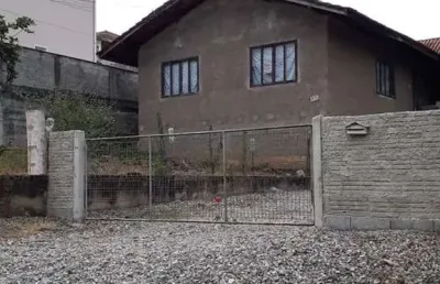 Casa para venda em joinville, petrópolis, 5 dormitórios, 3 banheiros, 1 vaga