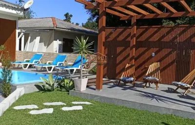 Casa de praia / usada para venda em palhoça, pinheira, 3 dormitórios, 1 suíte, 2 banheiros, 3 vagas